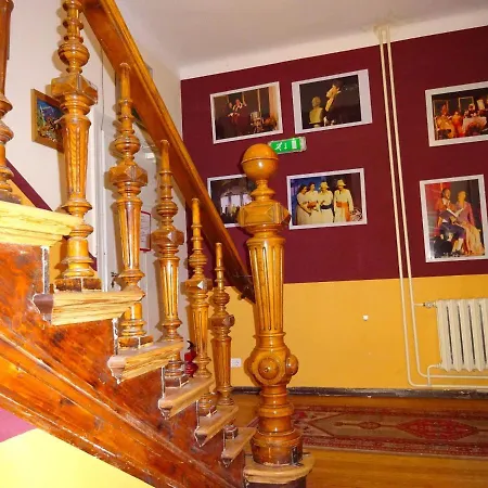 Familienzimmer-im-hummel-hostel *