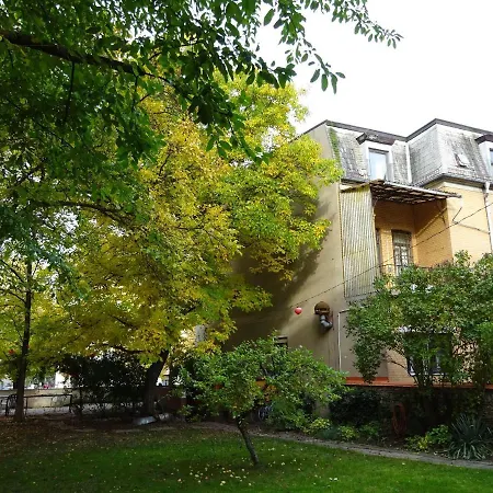 Familienzimmer-im-hummel-hostel Affittacamere